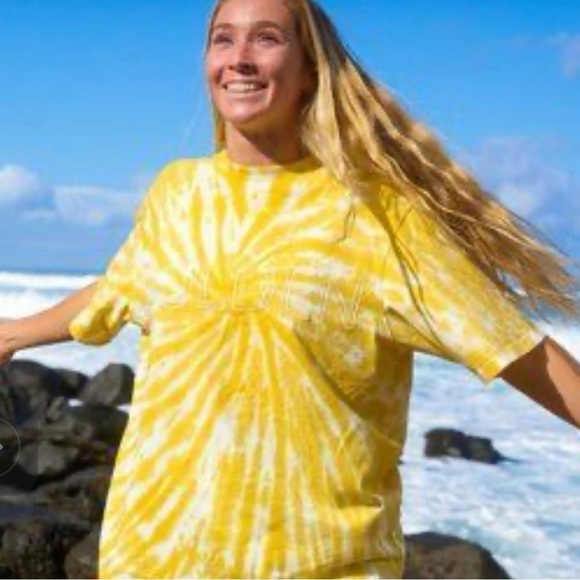 NWT Yellow Tie-Dye T-Shirt with 'GOLDEN' Embroidery Size S - Picture 7 of 7